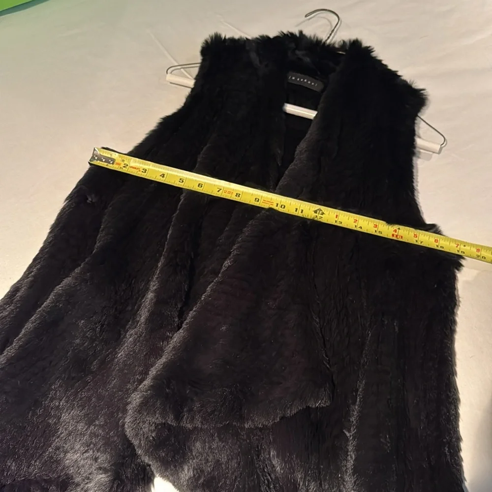 Authentic Rabbit Fur Vest - Picture 7 of 8